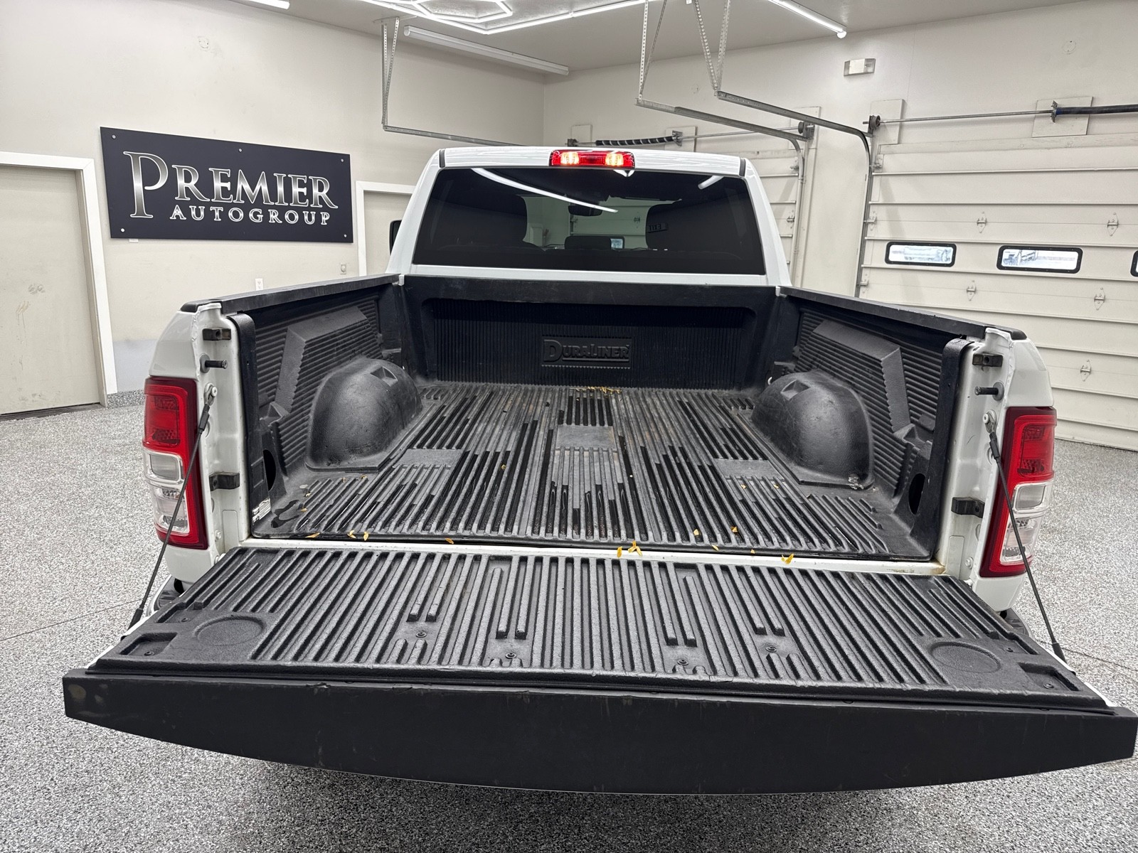 2025 Ford Explorer ST-LINE's photo