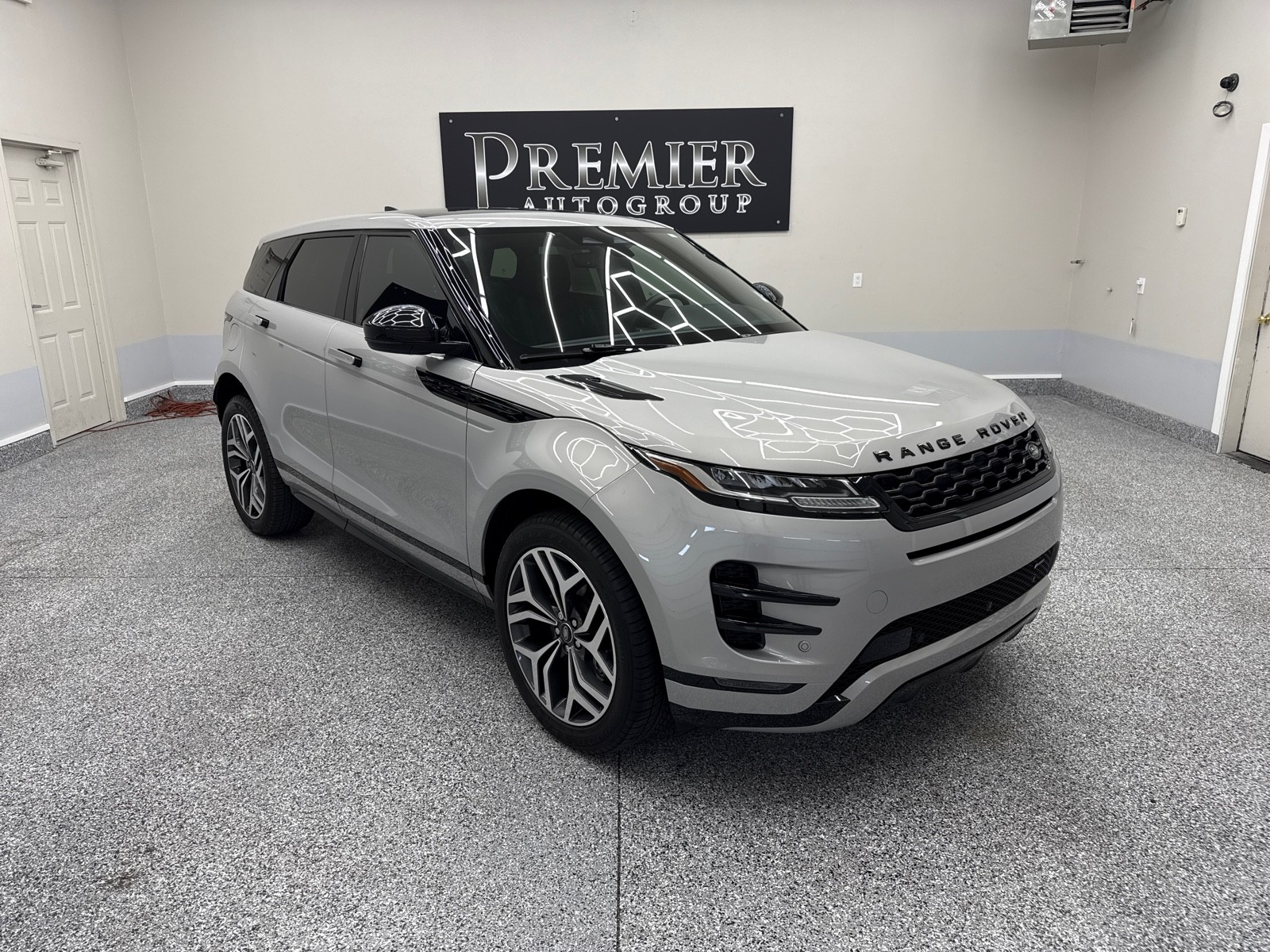 2023 Land Rover Range Rover Evoque S's photo
