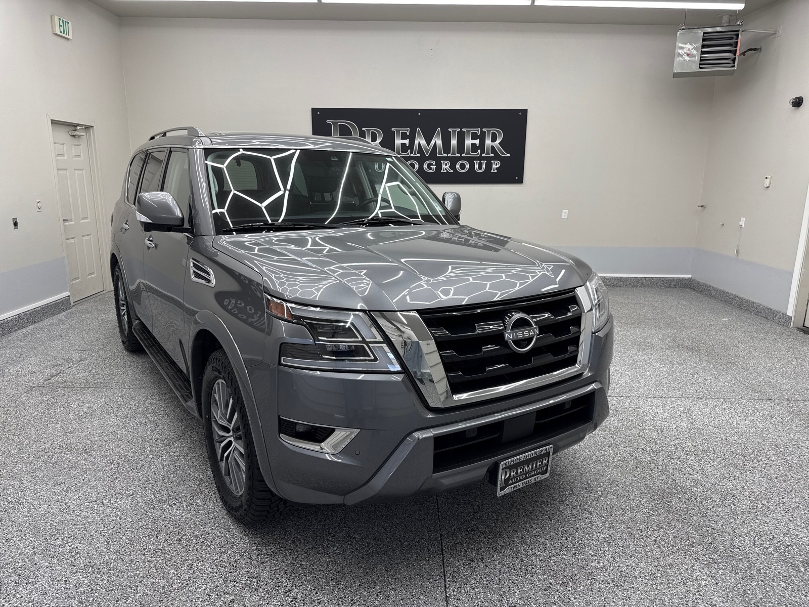2023 Nissan Armada SL's photo