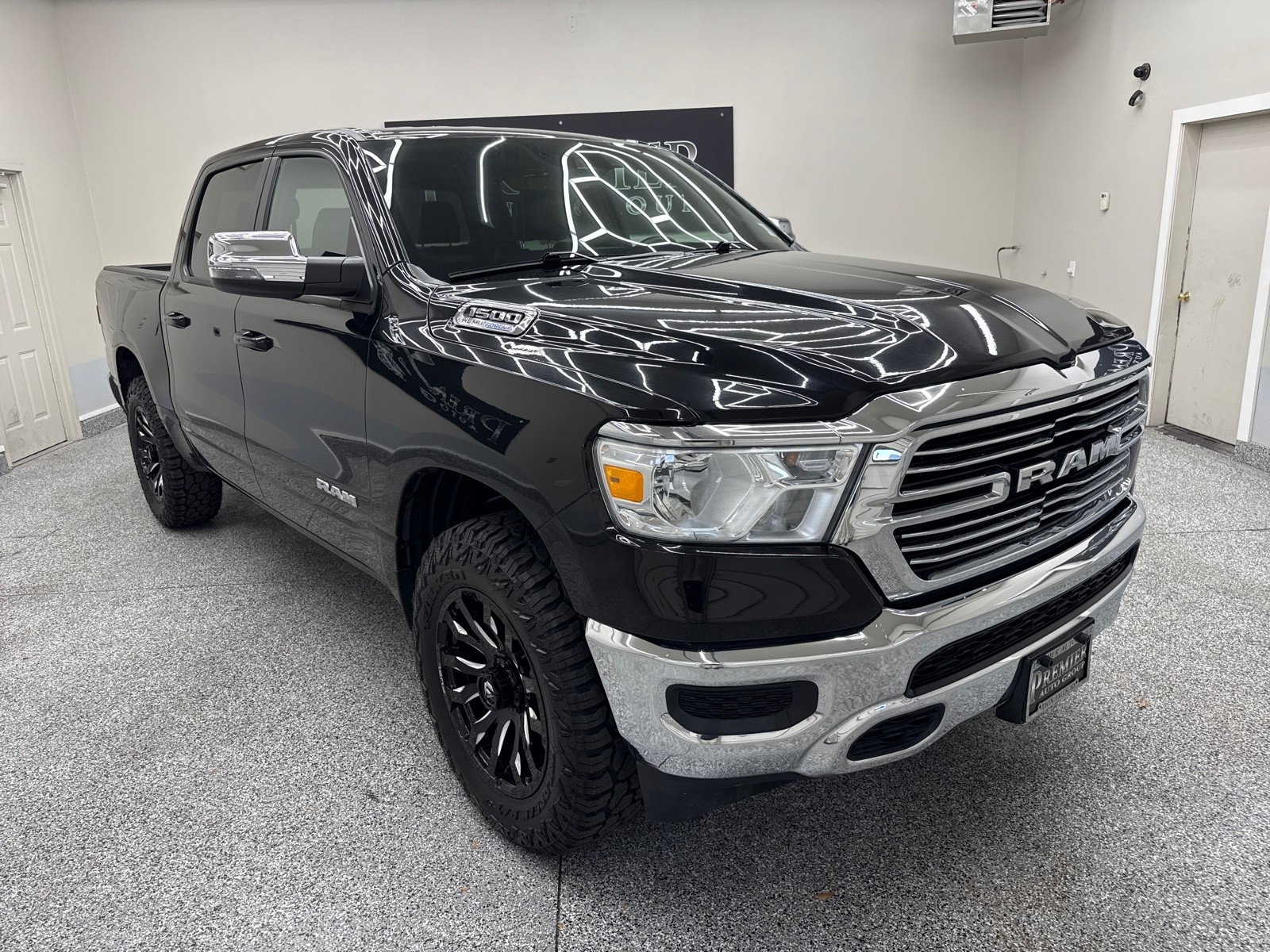 2024 RAM Ram 1500 Pickup Laramie's photo