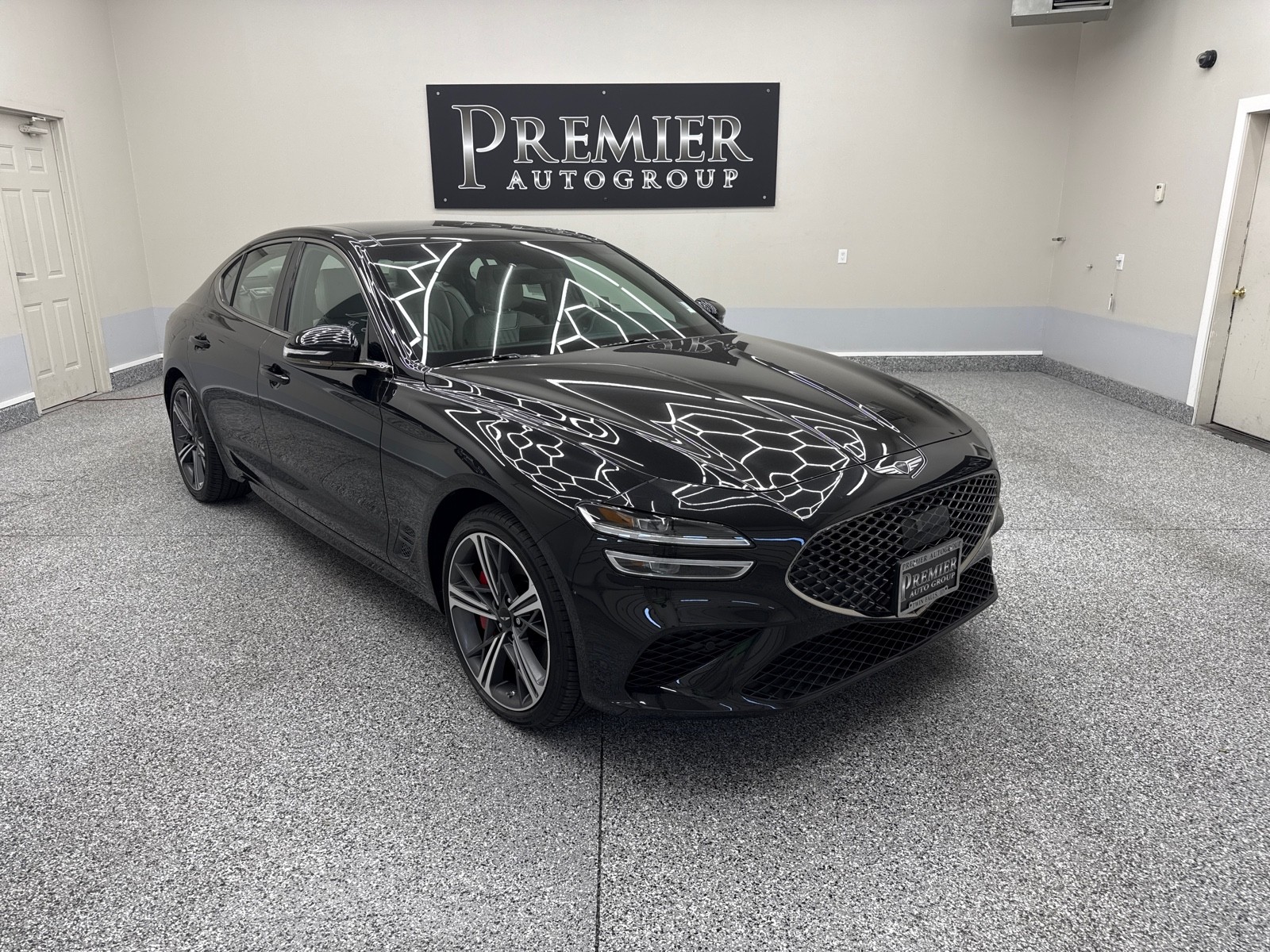 2024 GENESIS G70 Standard's photo
