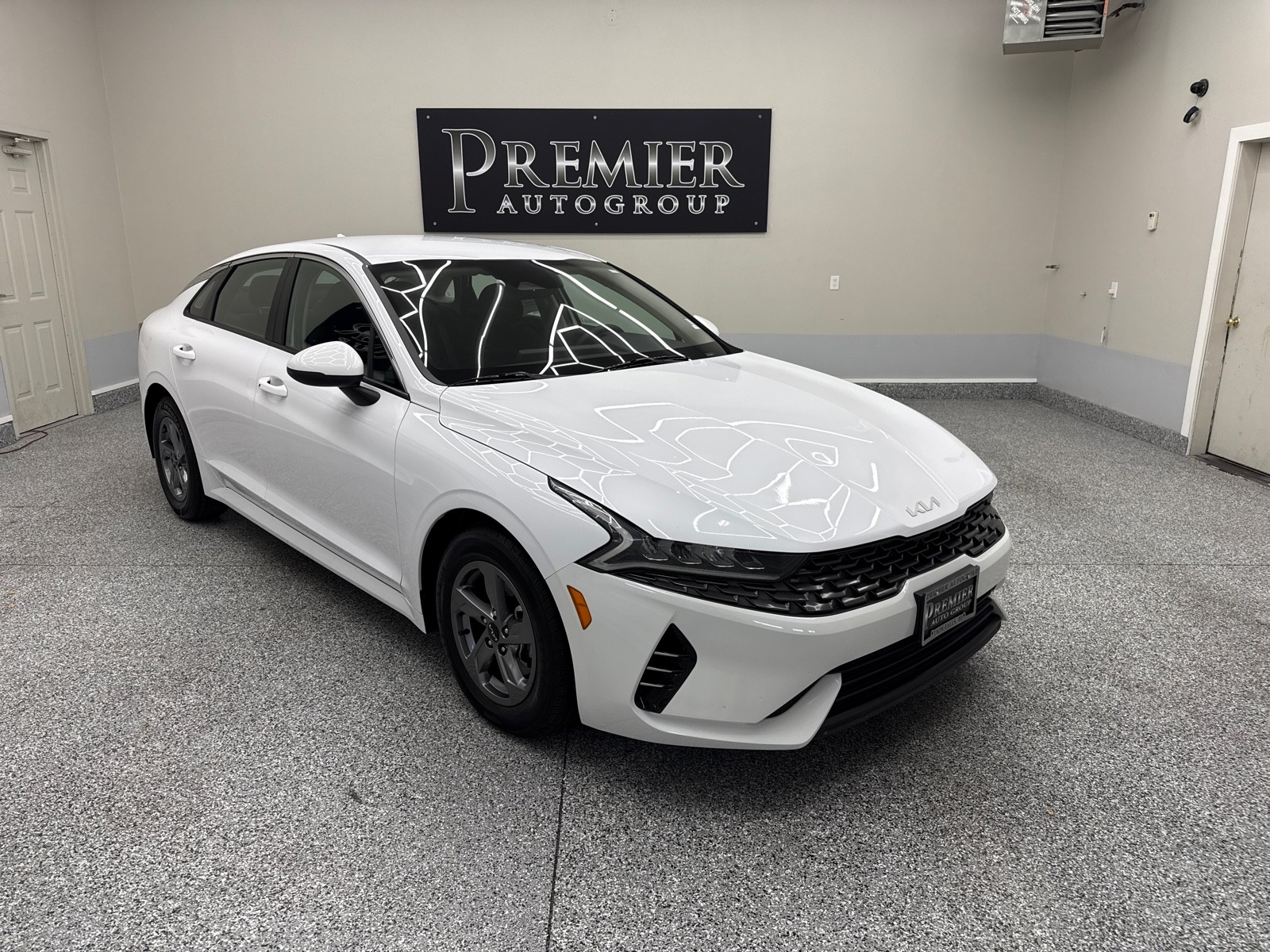 2023 Kia K5 LXS's photo