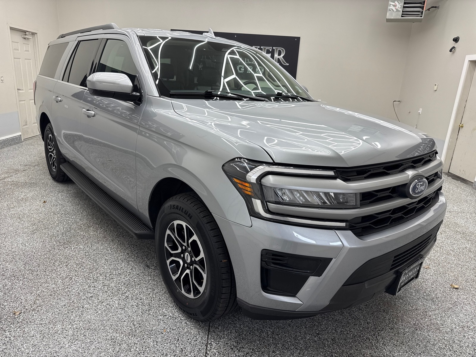 2024 Ford Expedition XLT's photo