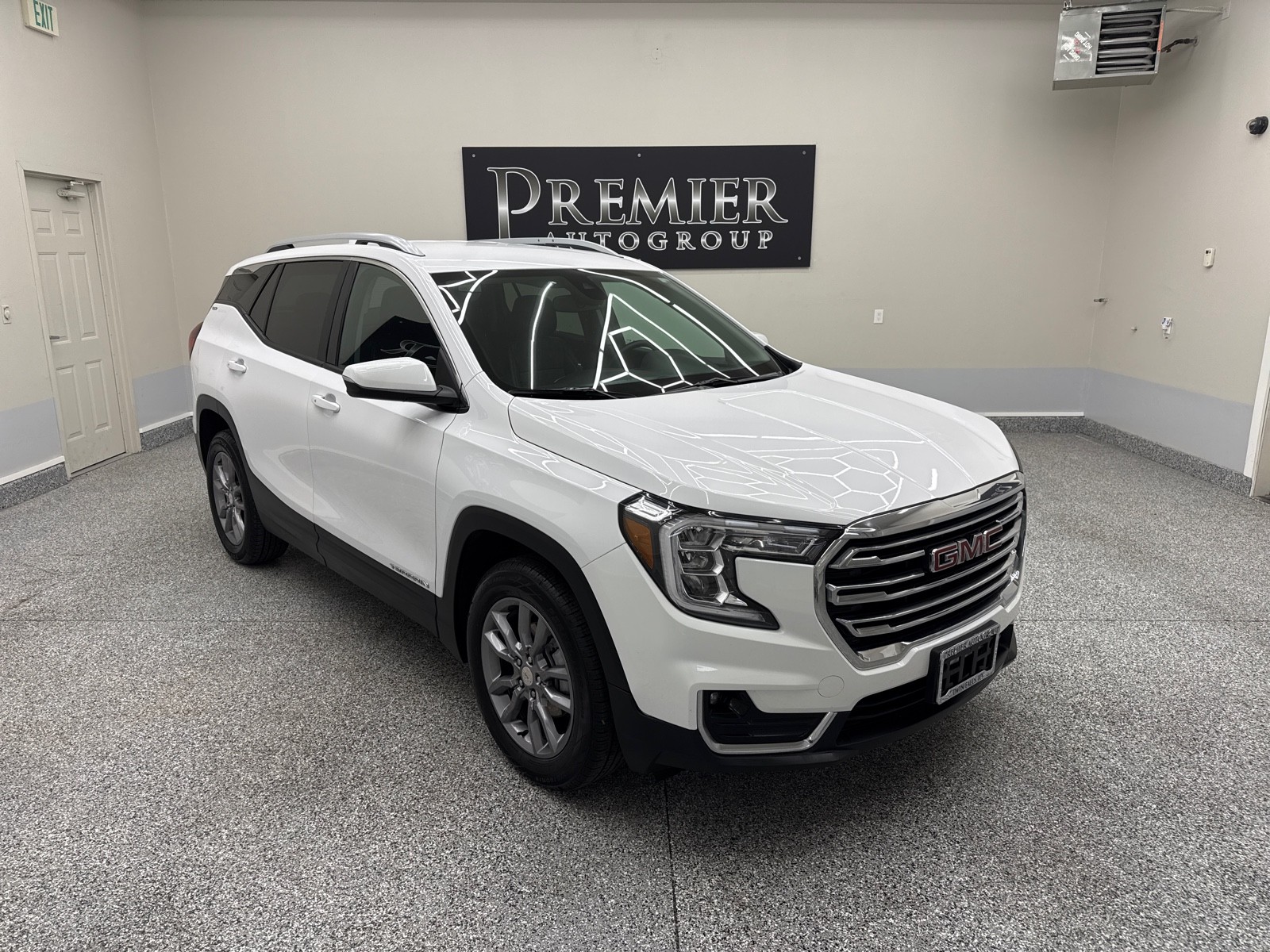 2023 GMC Terrain SLT's photo