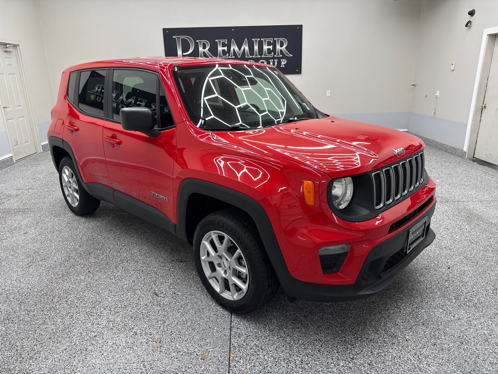 2023 Jeep Renegade Latitude's photo