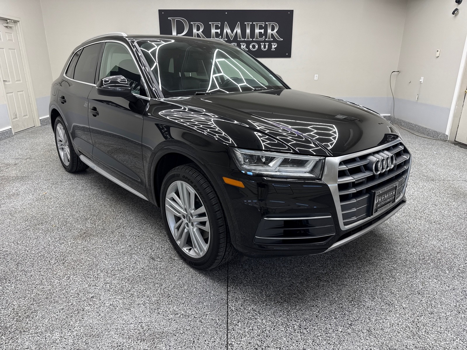 2019 Audi Q5 Premium Plus's photo
